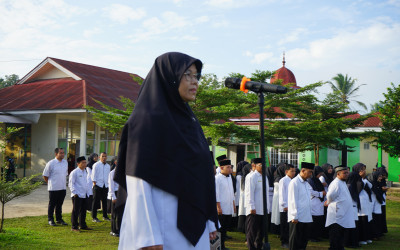 Upacara Perdana Lengkap MTsN 2 Kota Payakumbuh Berlansung Hikmat.