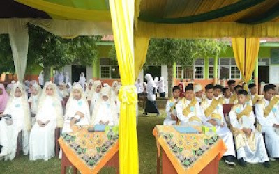 Puluhan Siswa Ikut Khatam Al Quran di MTsN 2 Payakumbuh